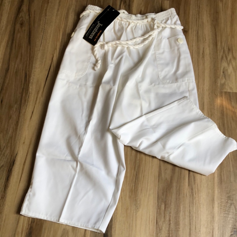 Vintage 90s -Jantzen White Capri Pants with Rope Waist